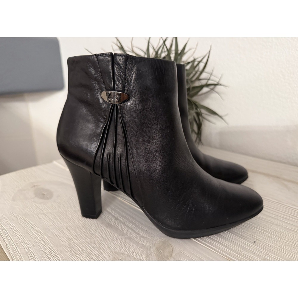 Anne Klein Black Leather Ankle Boots Women 6 Bootie Block Heel Zip Up Crazy Soft